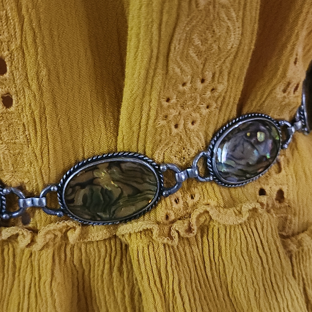 Vintage Concho Chain Belt Silver Tone Abalone-Like Swirled Colors - Picture 3 of 9